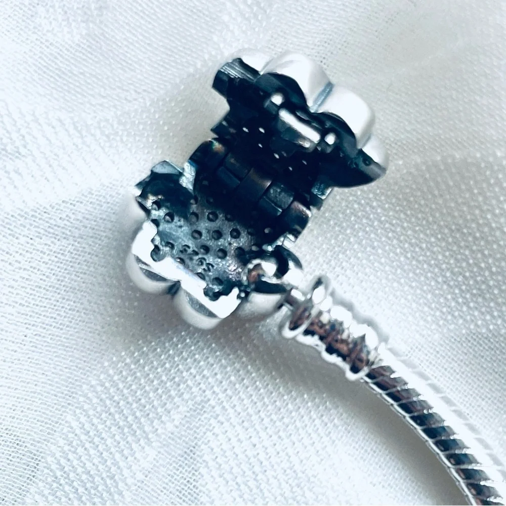 🐾 NWT Paw Bangle Bracelet
